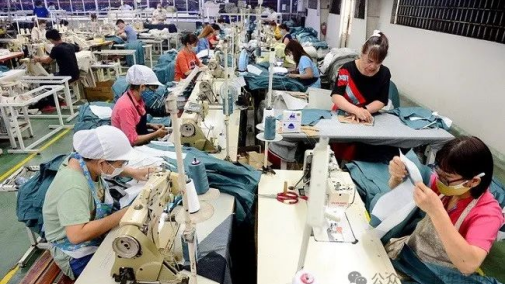 According to Vinatex, Vietnam's textile and clothing exports reached nearly $16 billion in the first five months of 2024, an increase of 5% compared to the same period last year.